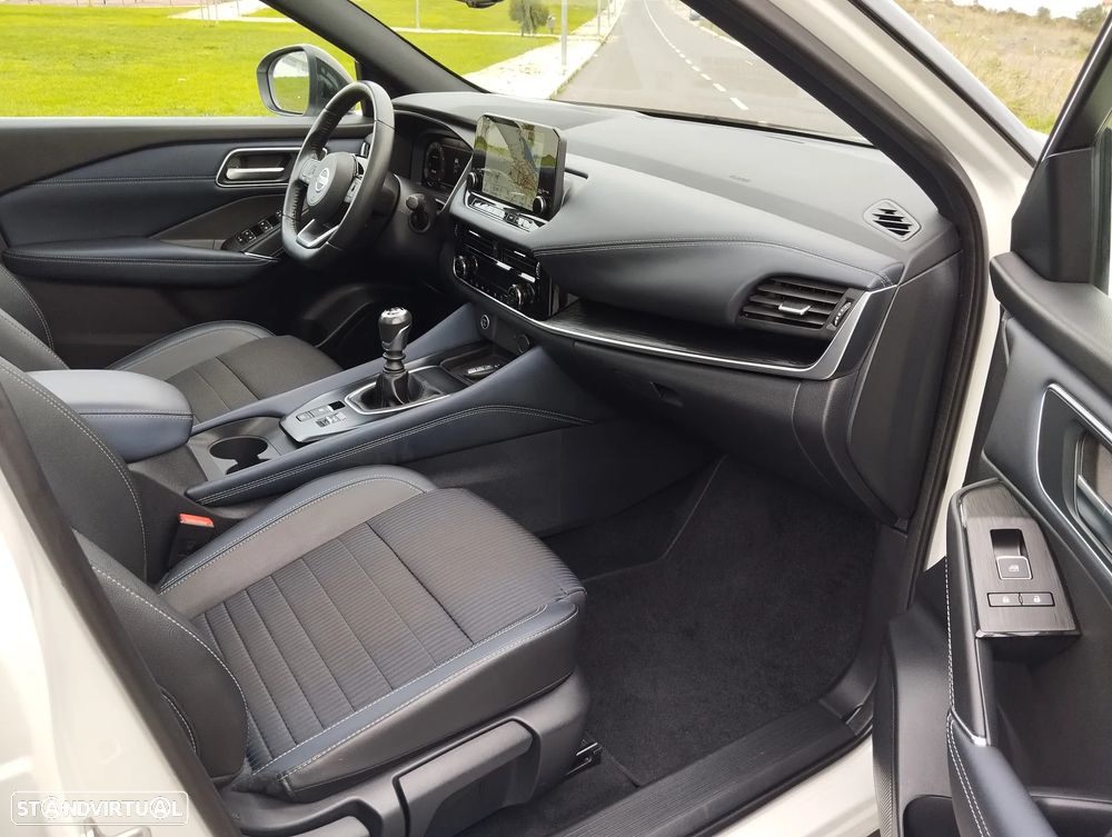 Nissan Qashqai 1.3 DIG-T MHEV Premiere Edition - 22