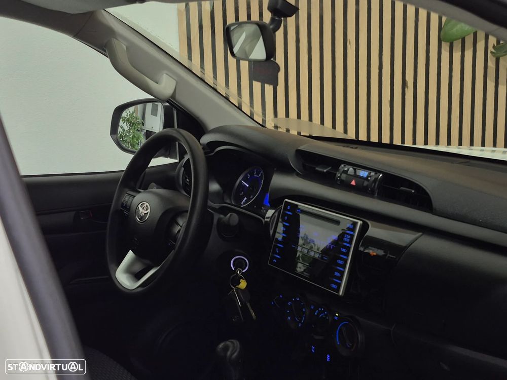 Toyota Hilux 2.4D-4D 4X4 | GARANTIA | NACIONAL - 3 LUG - 2020 - 14