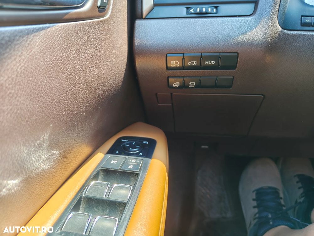Lexus Seria RX - 10