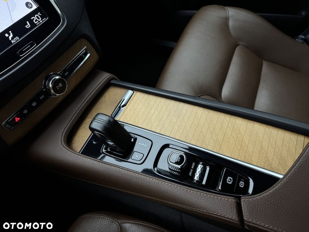 Volvo XC 90 B5 D AWD Momentum Pro 7os - 29