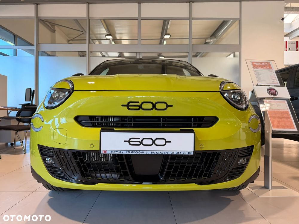 Fiat 600 1.2 Turbo Sport eDCT - 2