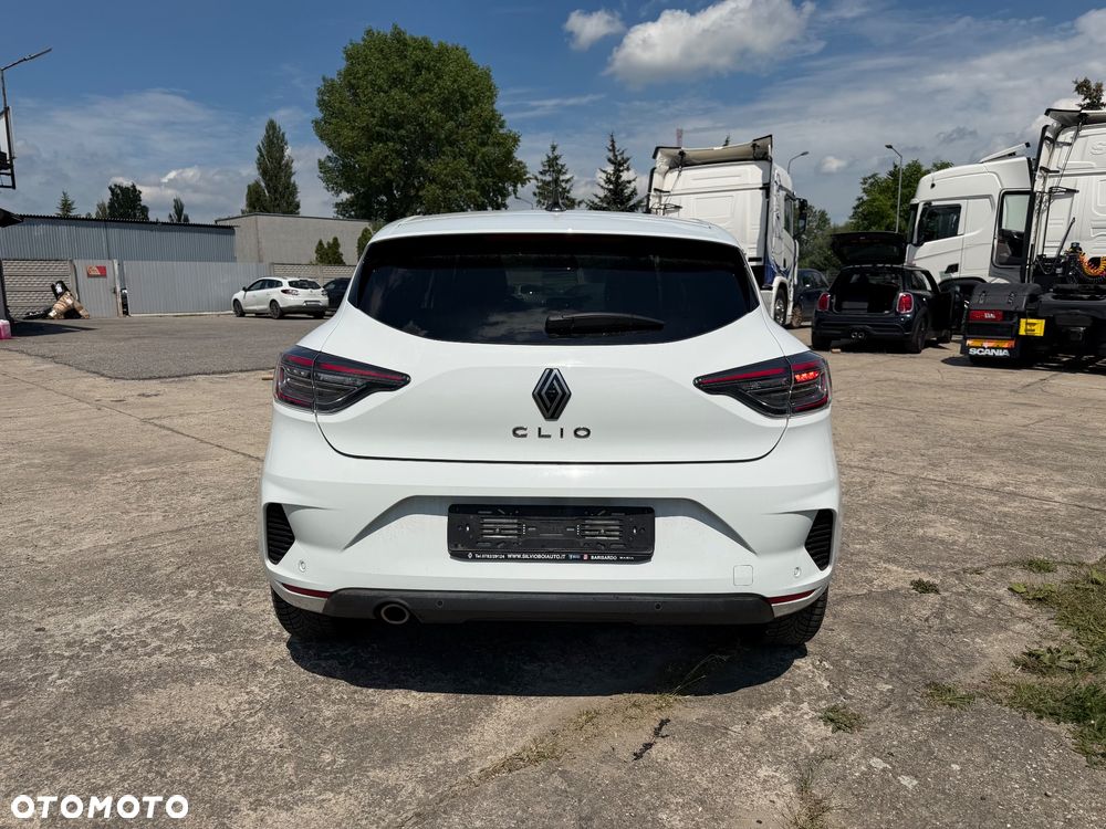 Renault Clio - 11