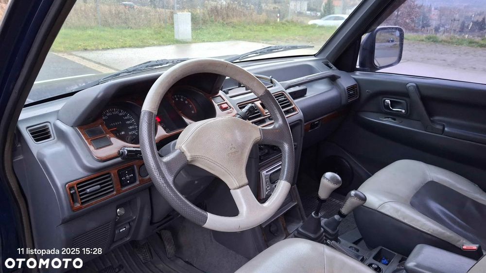 Mitsubishi Pajero - 8