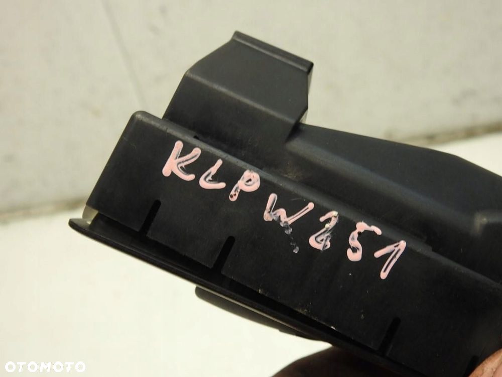 PRZYCISK KLAMKA OTWIERANIA KLAPY MERCEDES R W251 A1647600561 - 2