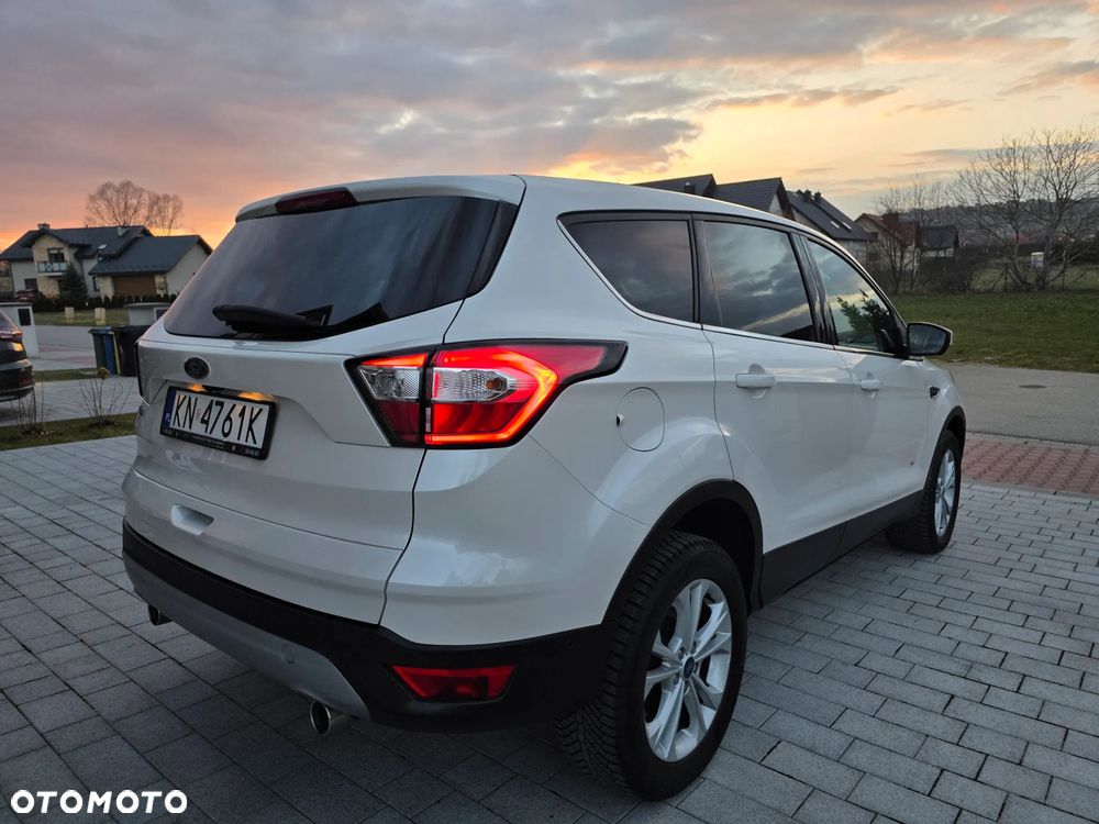 Ford Kuga 2.0 TDCi 4x4 Titanium - 6
