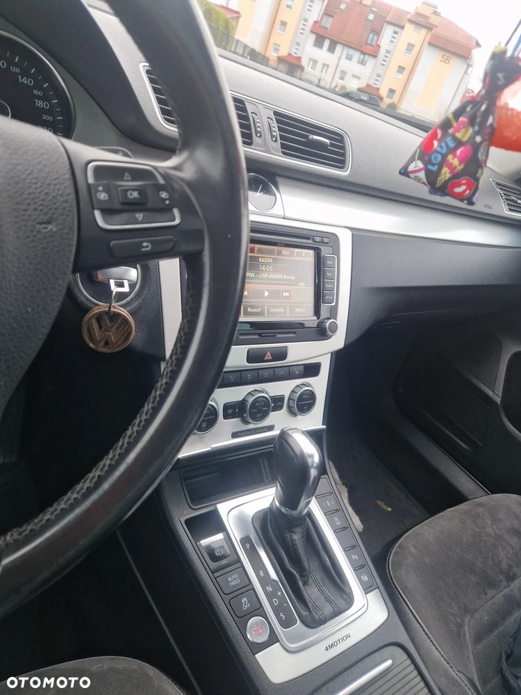 Volkswagen Passat 2.0 TDI 4Mot Highline DSG - 14