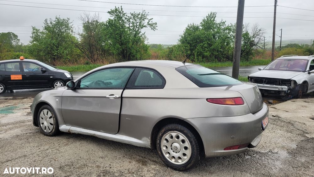 dezmembrez alfa romeo gt - 3