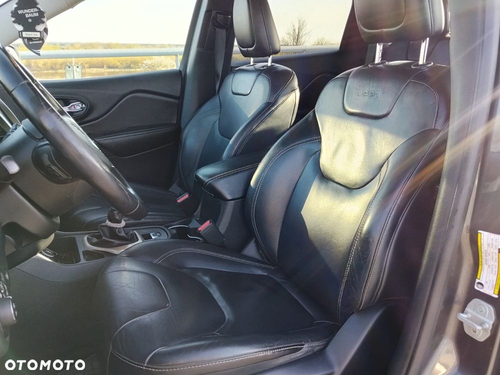 Jeep Cherokee 2.0 MJD 4x2 Longitude - 8