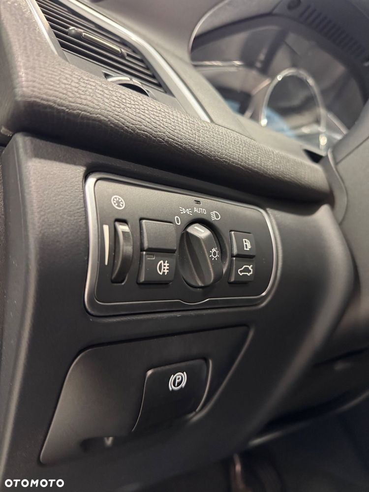 Volvo XC 60 D4 AWD R-Design Kinetic - 16