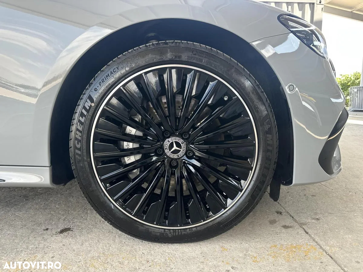 Mercedes-Benz E 300e 4Matic 9G-TRONIC Edition AMG Line - 17