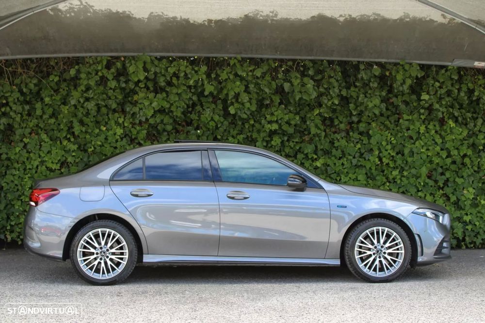 Mercedes-Benz A 250 Limousine e AMG Line - 7