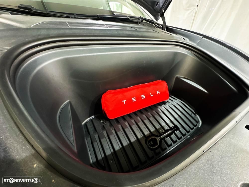 Tesla Model Y Long Range Dual Motor AWD - 59
