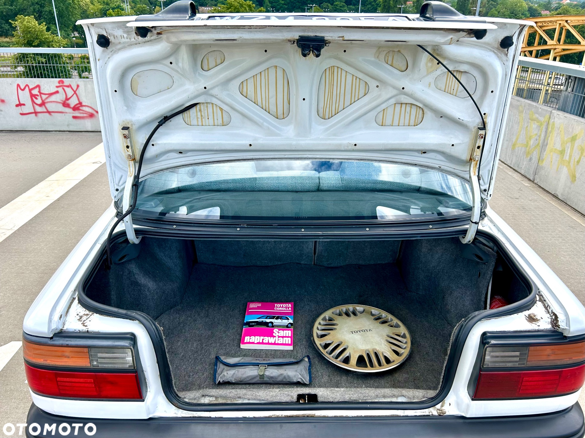 Toyota Corolla 1.3 XL - 13