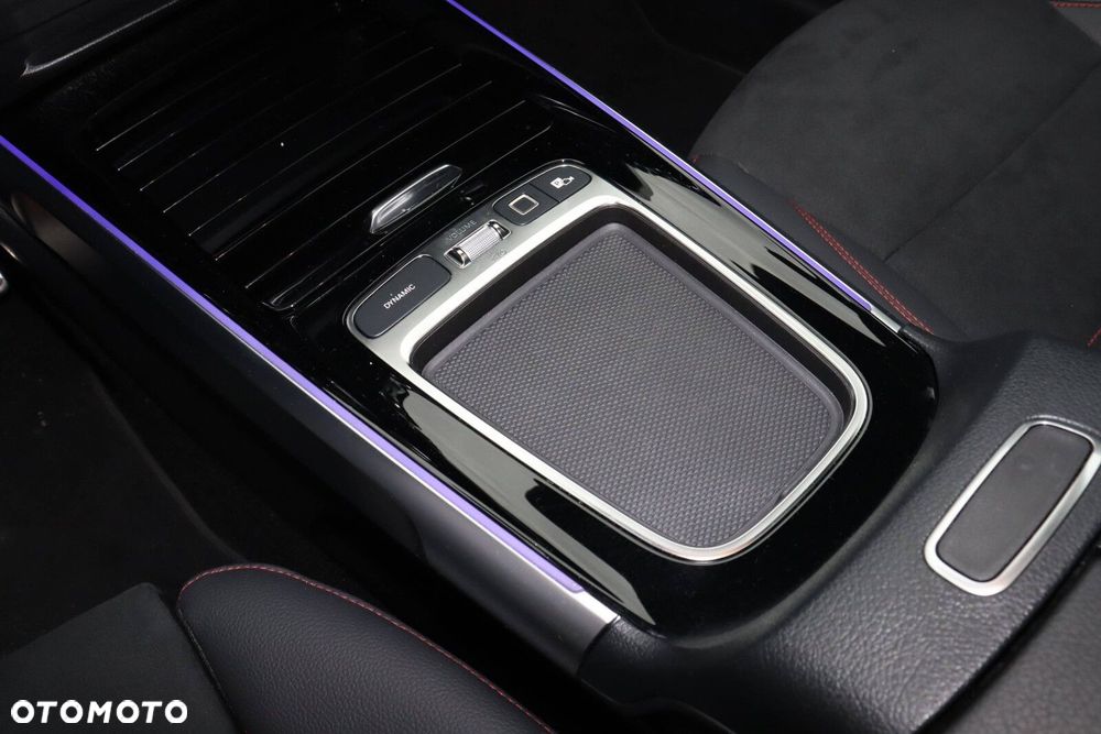 Mercedes-Benz GLB 200 AMG Line 7G-DCT - 14