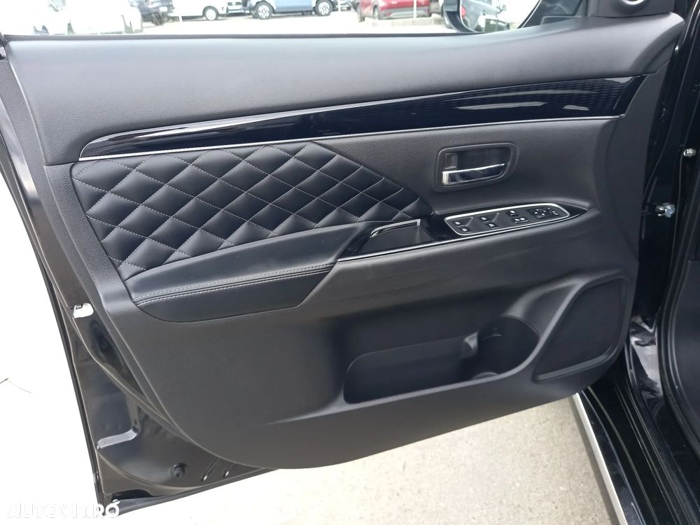 Mitsubishi Outlander 2.4 4WD - 21
