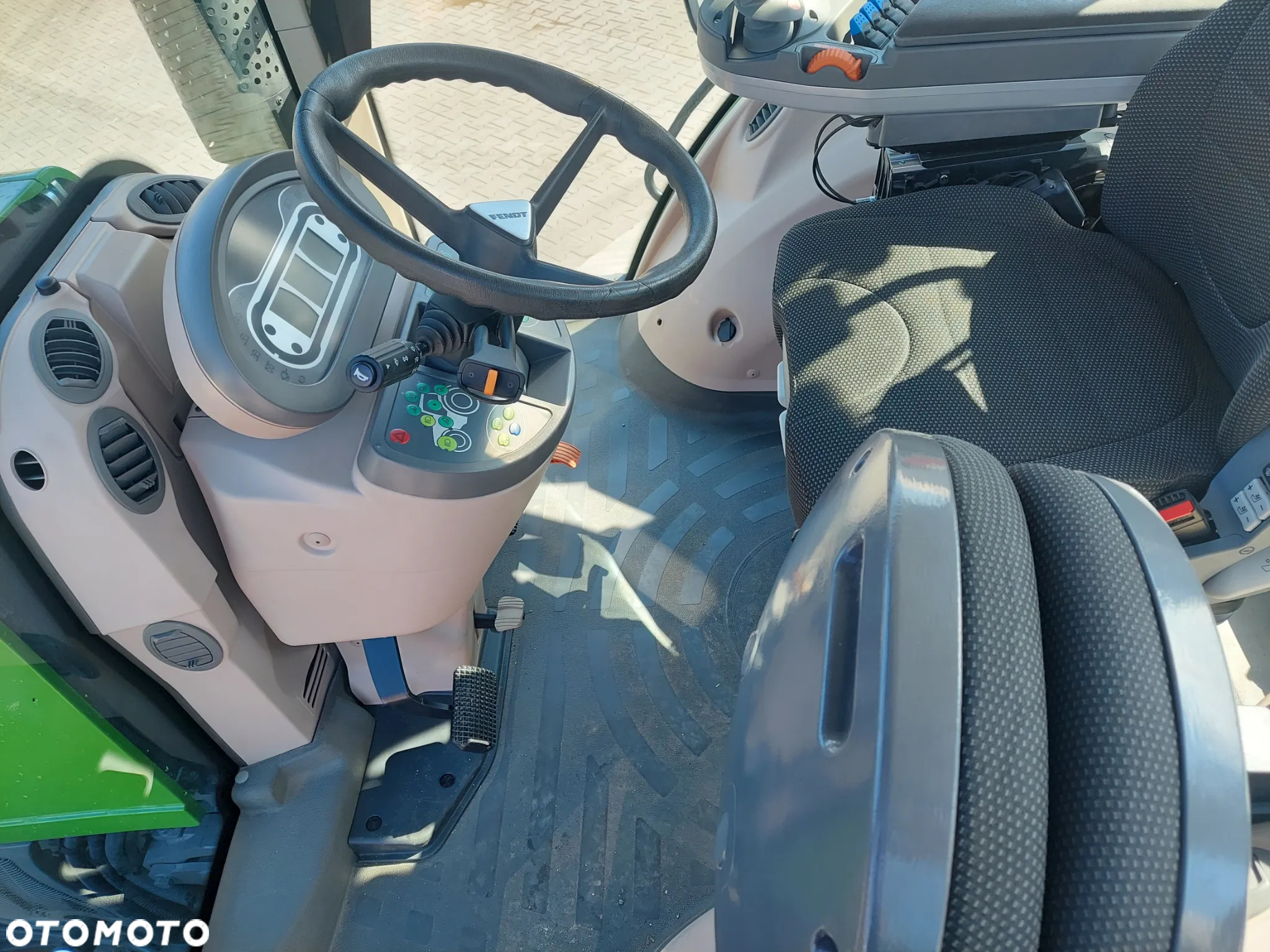 Fendt 828 - 14