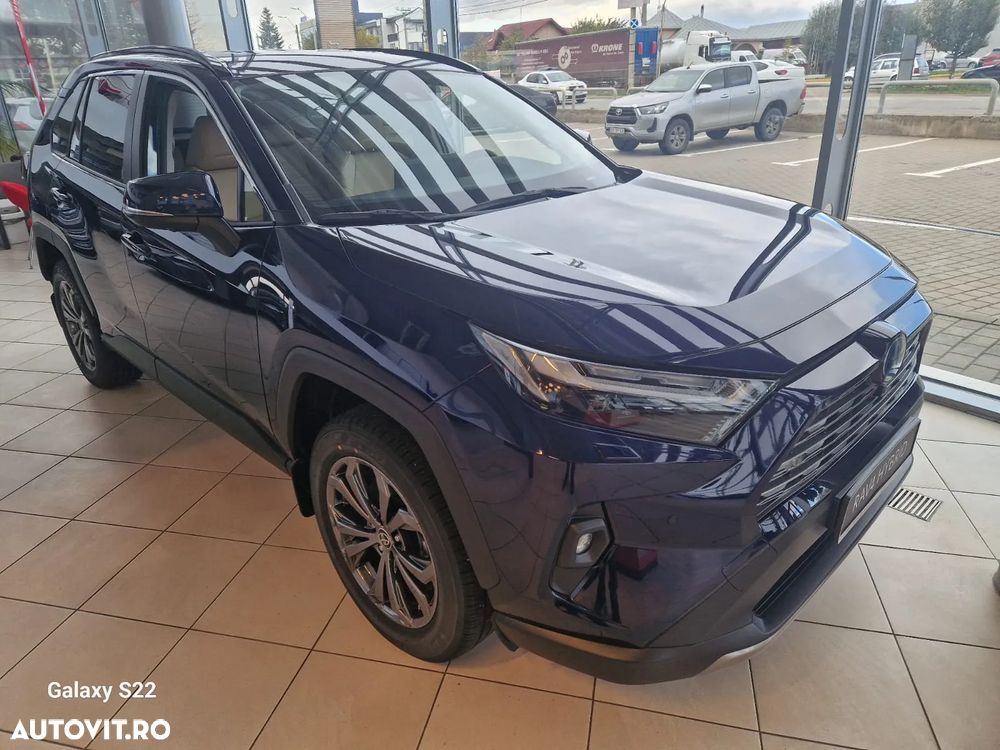 Toyota RAV4 - 1