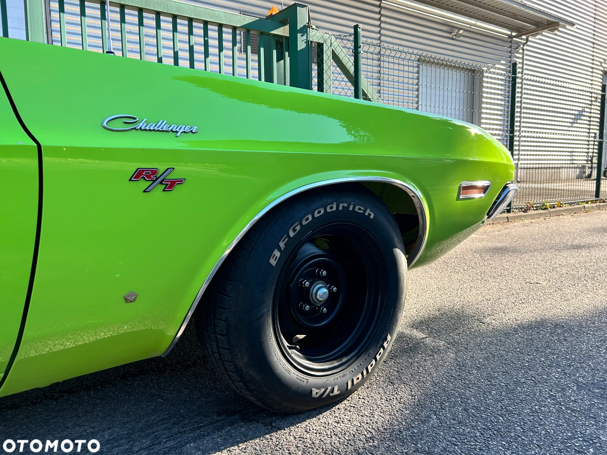 Dodge Challenger - 13