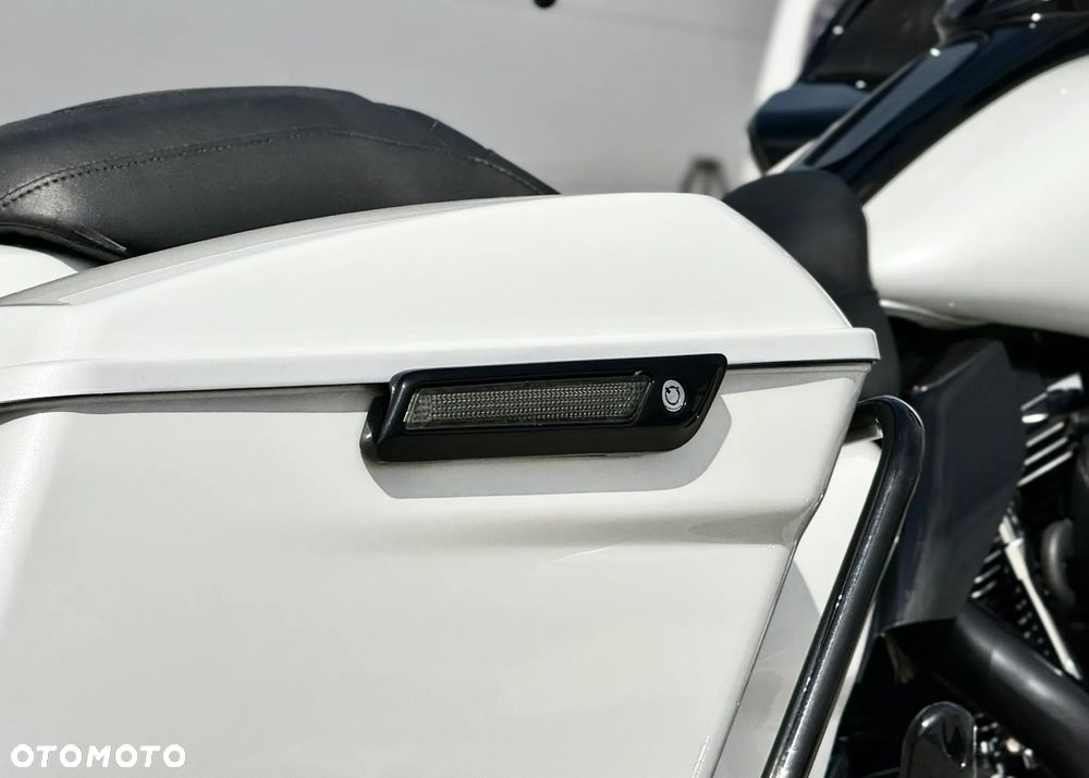 Harley-Davidson Touring Road Glide - 21