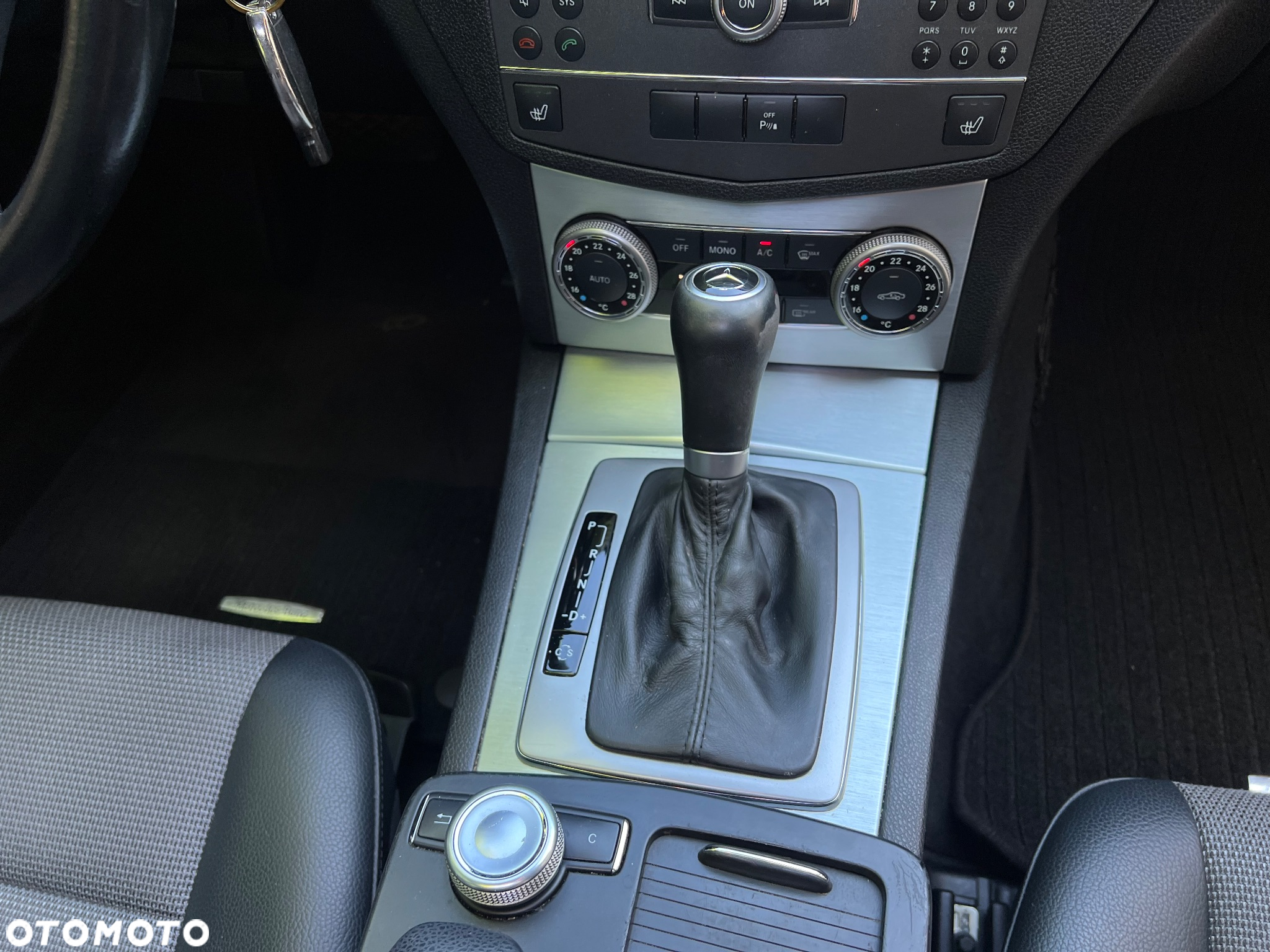 Mercedes-Benz Klasa C 180 T BlueEFFICIENCY 7G-TRONIC Elegance - 29