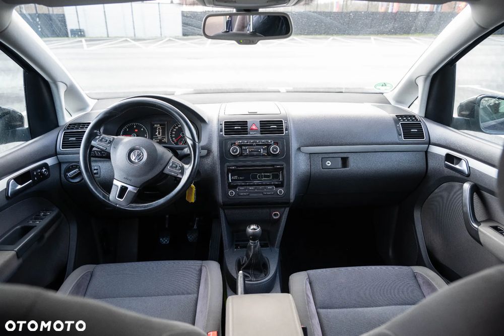 Volkswagen Touran 2.0 TDI DPF MATCH - 18