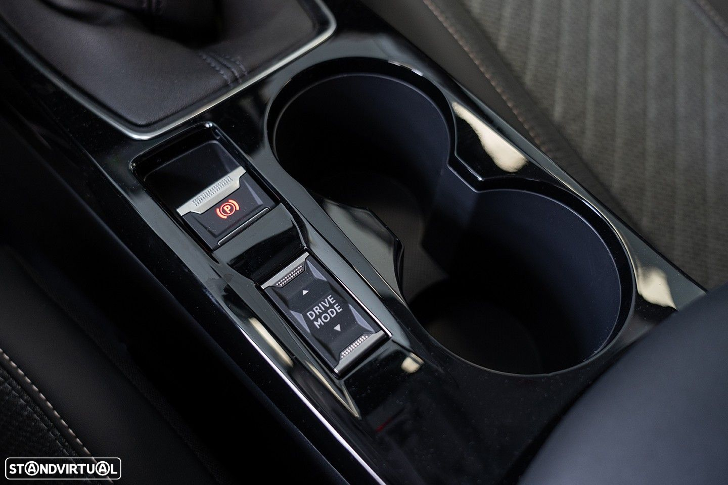 Peugeot 208 1.2 PureTech Allure - 44