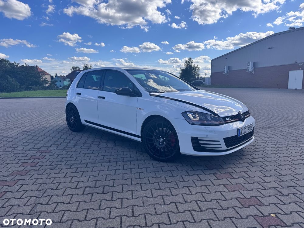 Volkswagen Golf GTI Performance BlueMotion Technology DSG - 4
