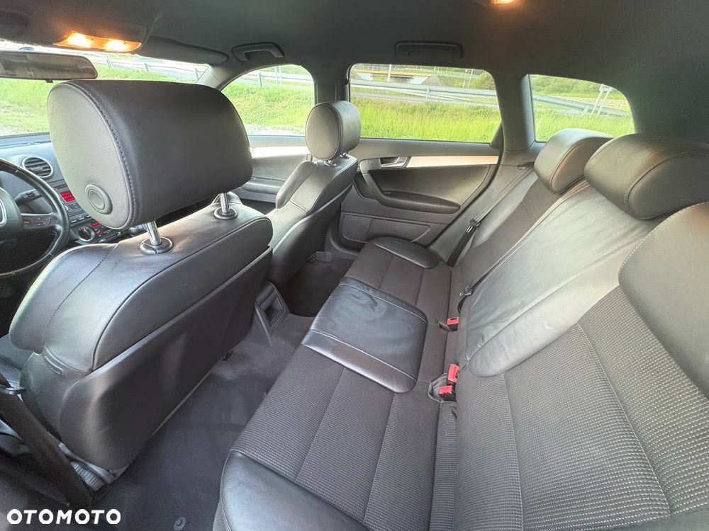 Audi A3 Sportback 2.0 TDI DPF Quattro Attraction - 7