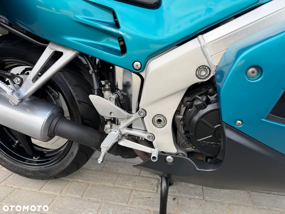 Honda VFR - 21
