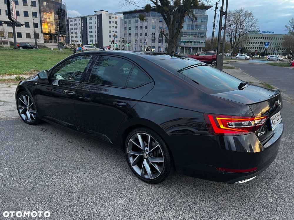 Skoda Superb 2.0 TDI Sportline DSG - 6