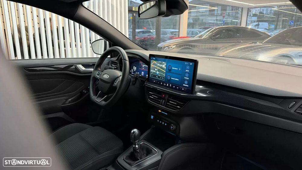Ford Focus 1.0 EcoBoost MHEV ST-Line - 33