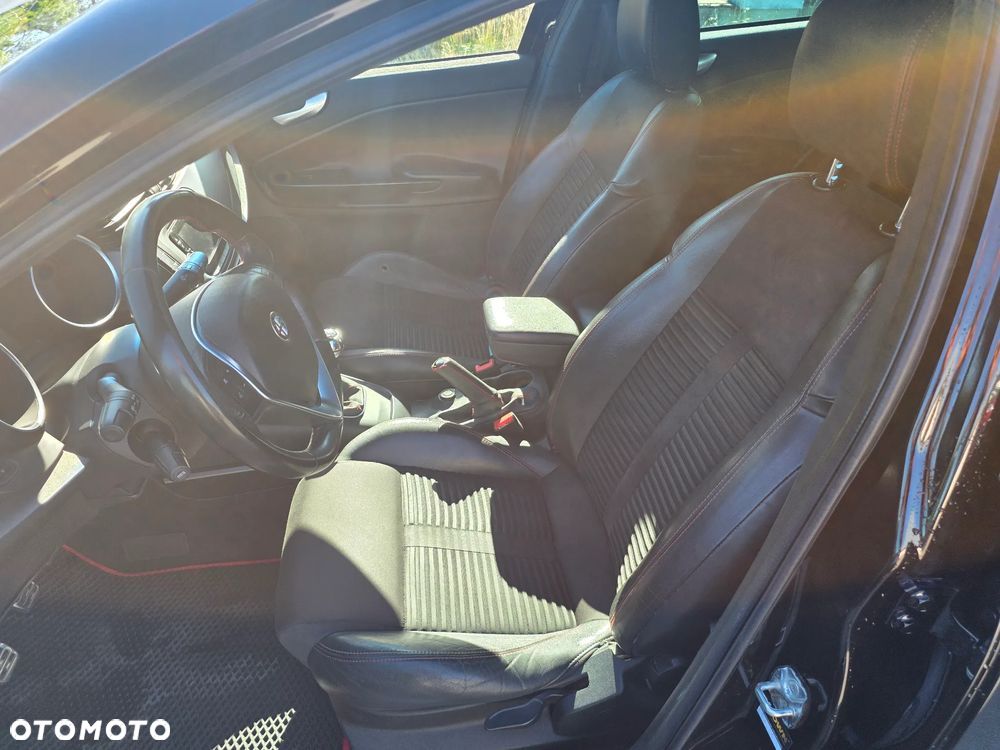 Alfa Romeo Giulietta 1.4 TB MultiAir Exclusive - 3