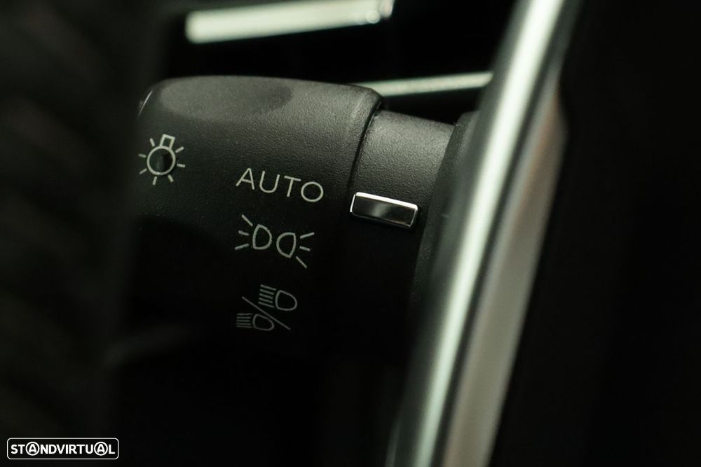 Peugeot 3008 1.6 Hybrid Allure e-EAT8 - 17