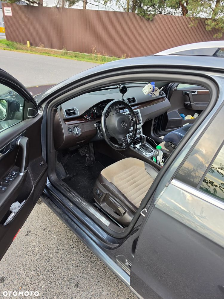 Volkswagen Passat - 11