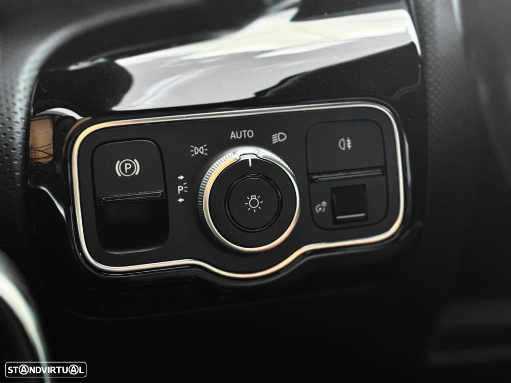 Mercedes-Benz A 250 - 24