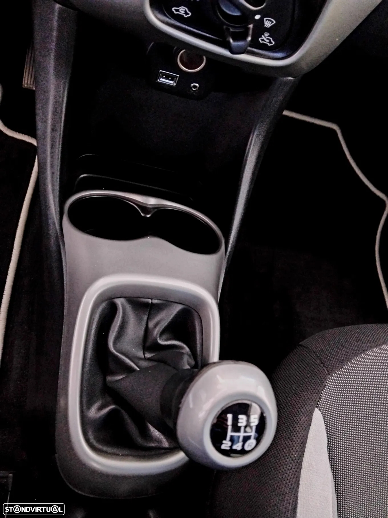 Toyota Aygo 1.0 X-Play - 14