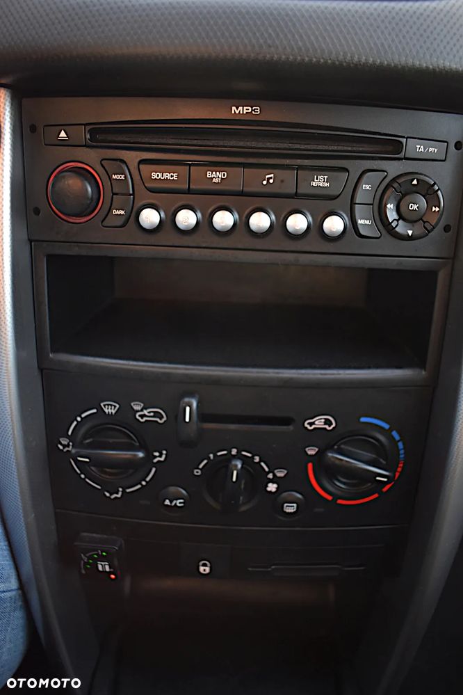 Peugeot 207 1.4 16V Presence - 19