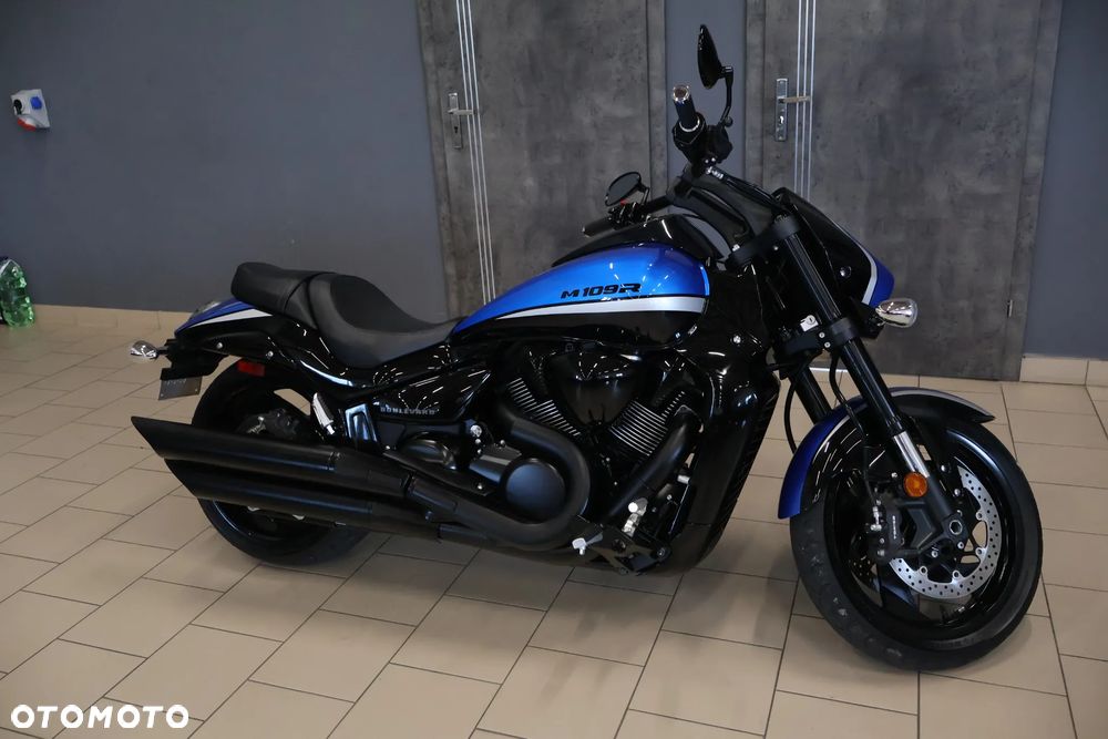 Suzuki Intruder - 10
