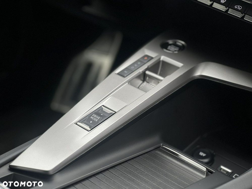 Peugeot 308 1.2 PureTech GT S&S EAT8 - 17