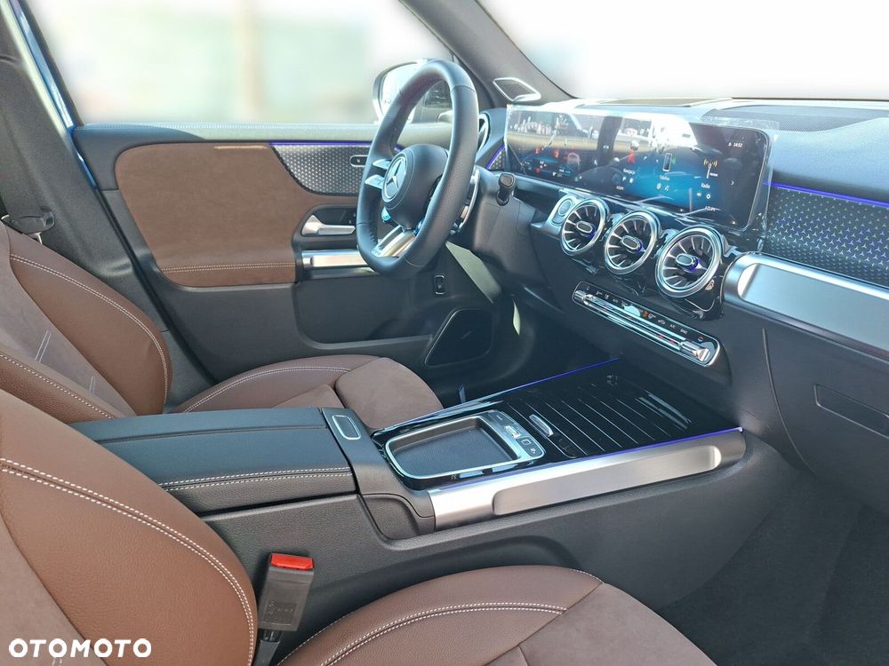 Mercedes-Benz GLB - 13