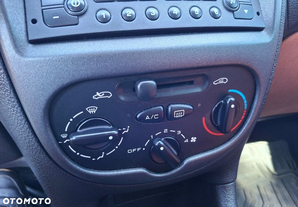 Peugeot 206 - 17