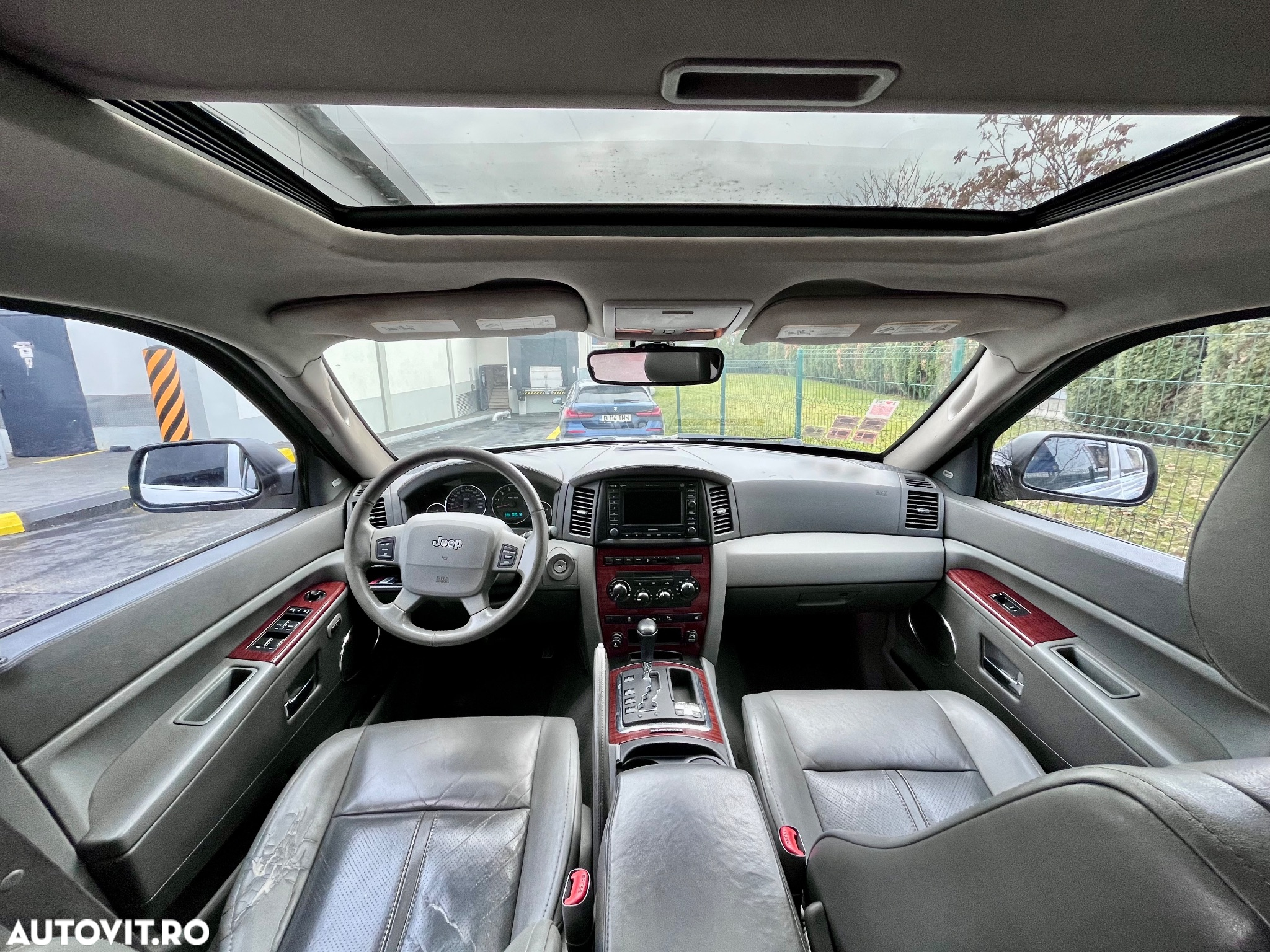 Jeep Grand Cherokee - 18
