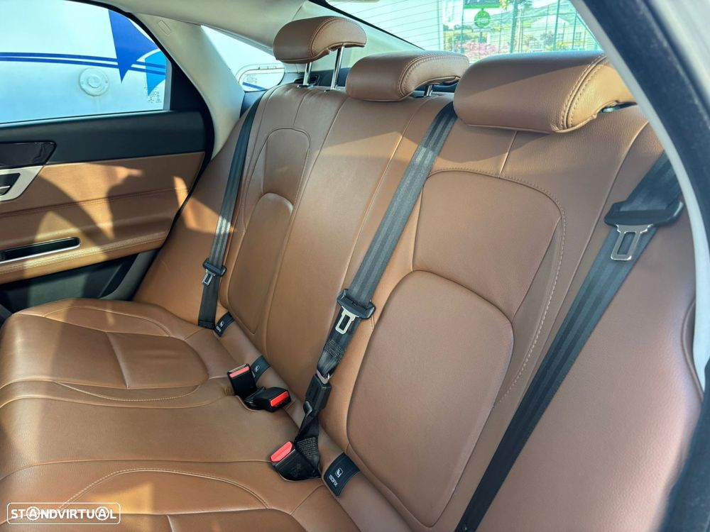 Jaguar XF 2.0 D Prestige Aut. - 50