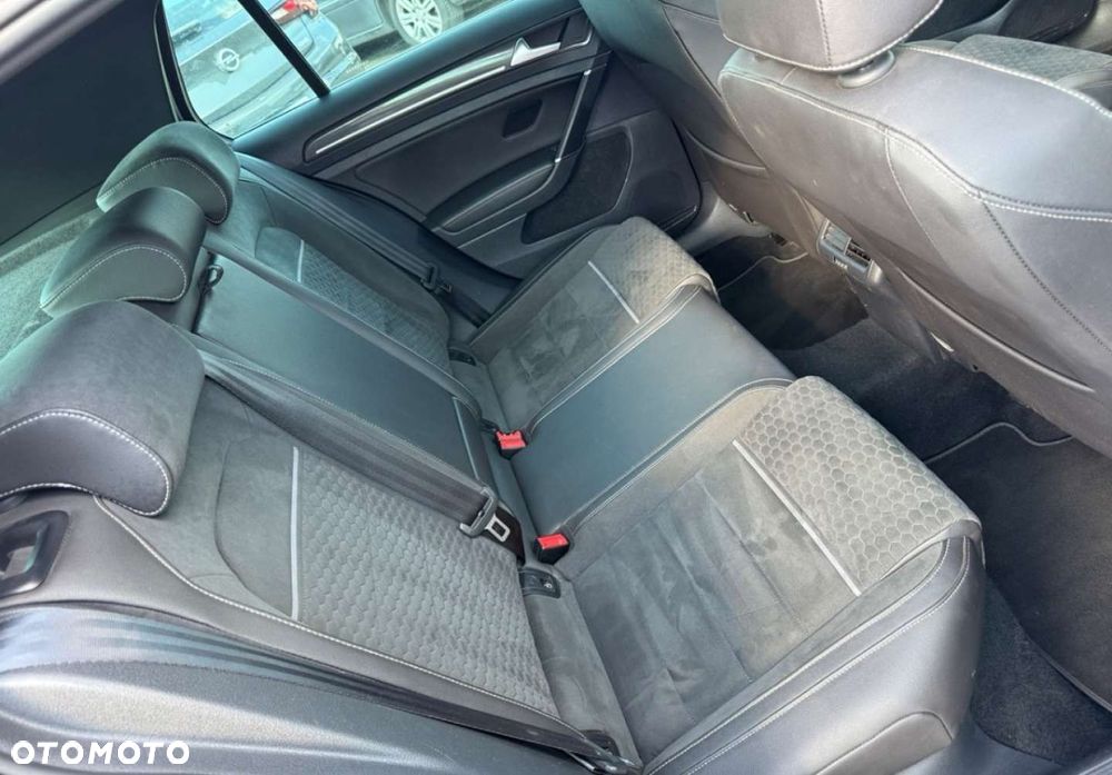 Volkswagen Golf - 18