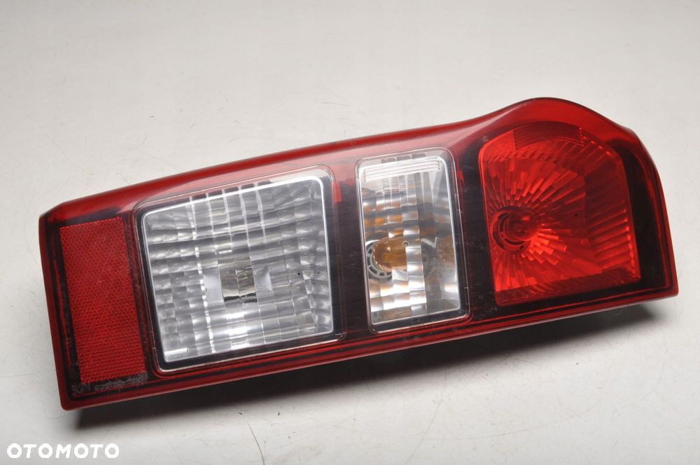 ISUZU D-MAX II LAMPA LEWA TYLNA LEWY TYŁ - 1