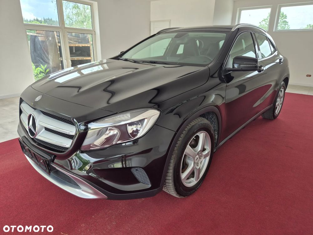 Mercedes-Benz GLA 200 7G-DCT - 4