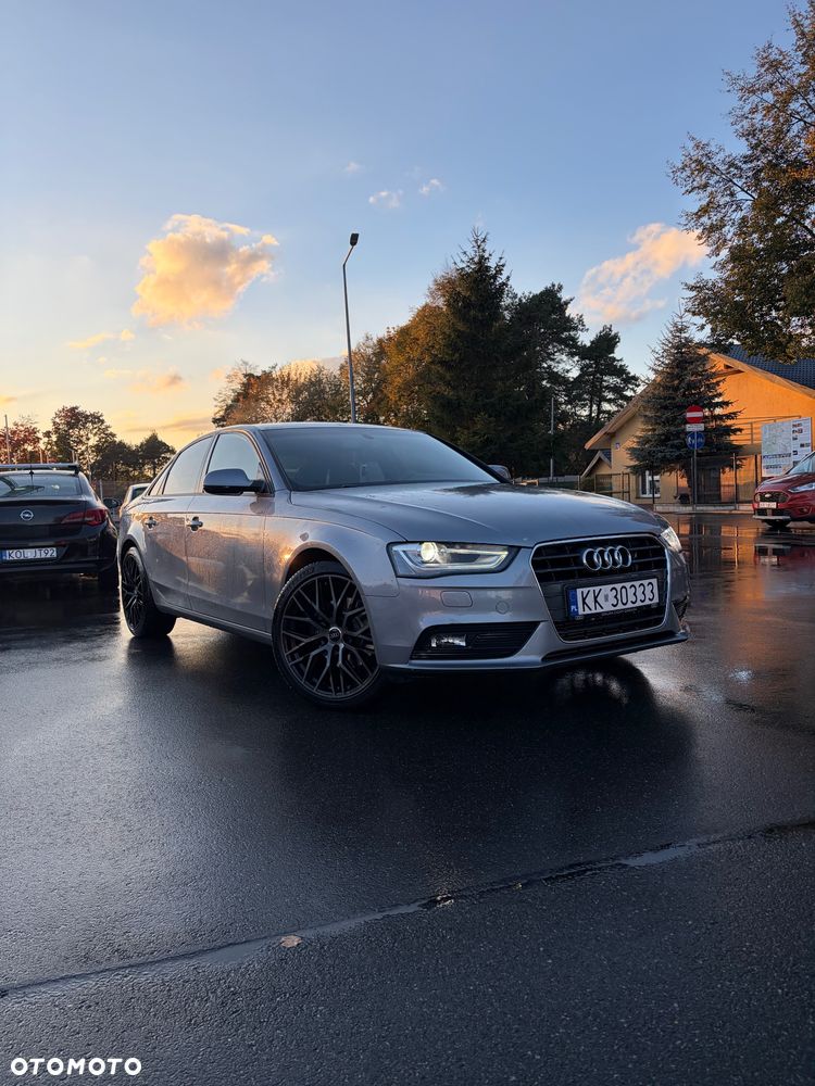 Audi A4 Limousine - 1