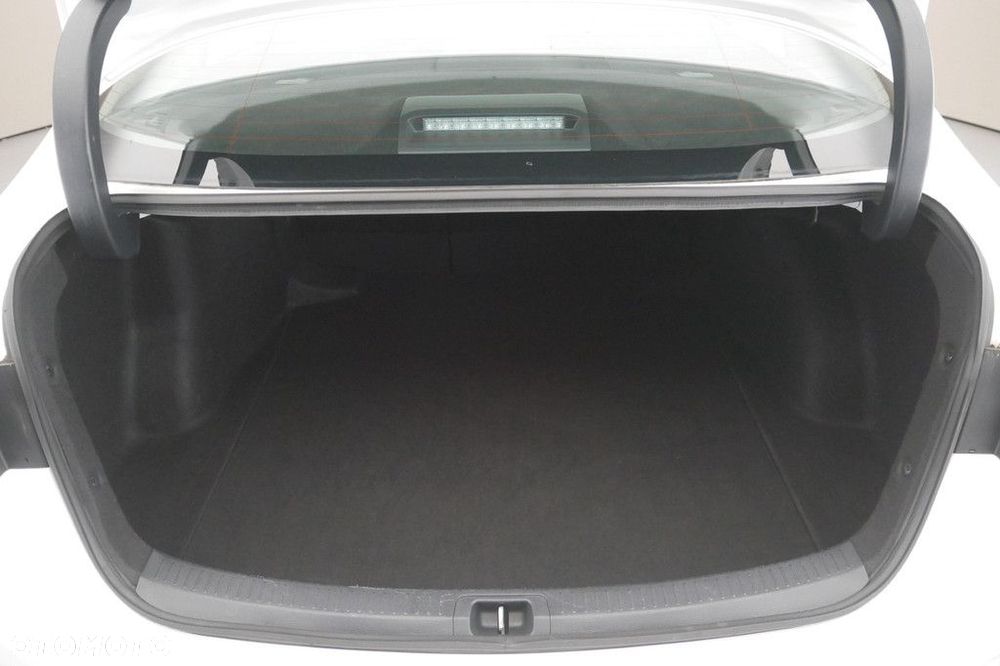 Toyota Corolla 1.8 Hybrid Comfort - 16