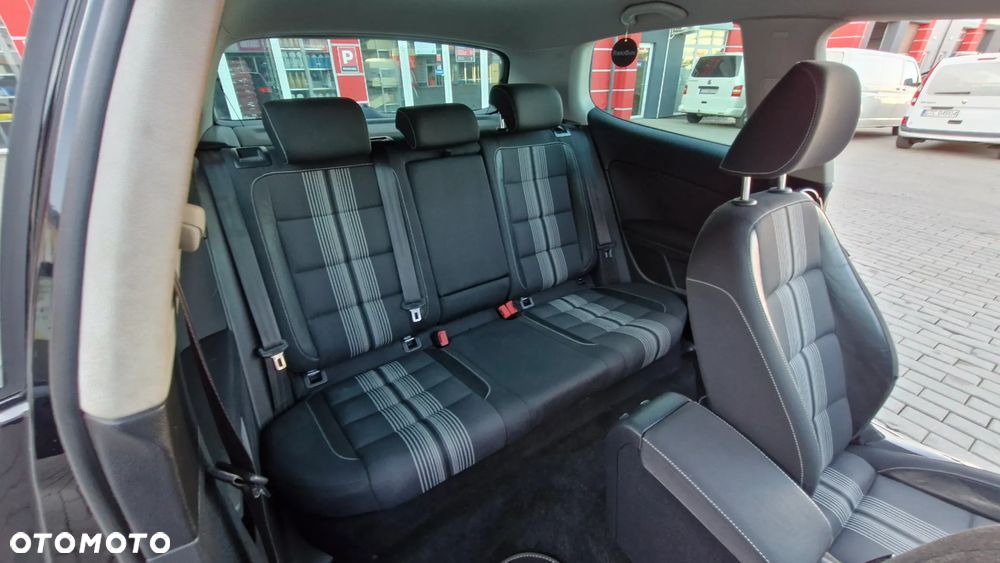 Volkswagen Golf 1.6 TDI DPF MATCH - 19