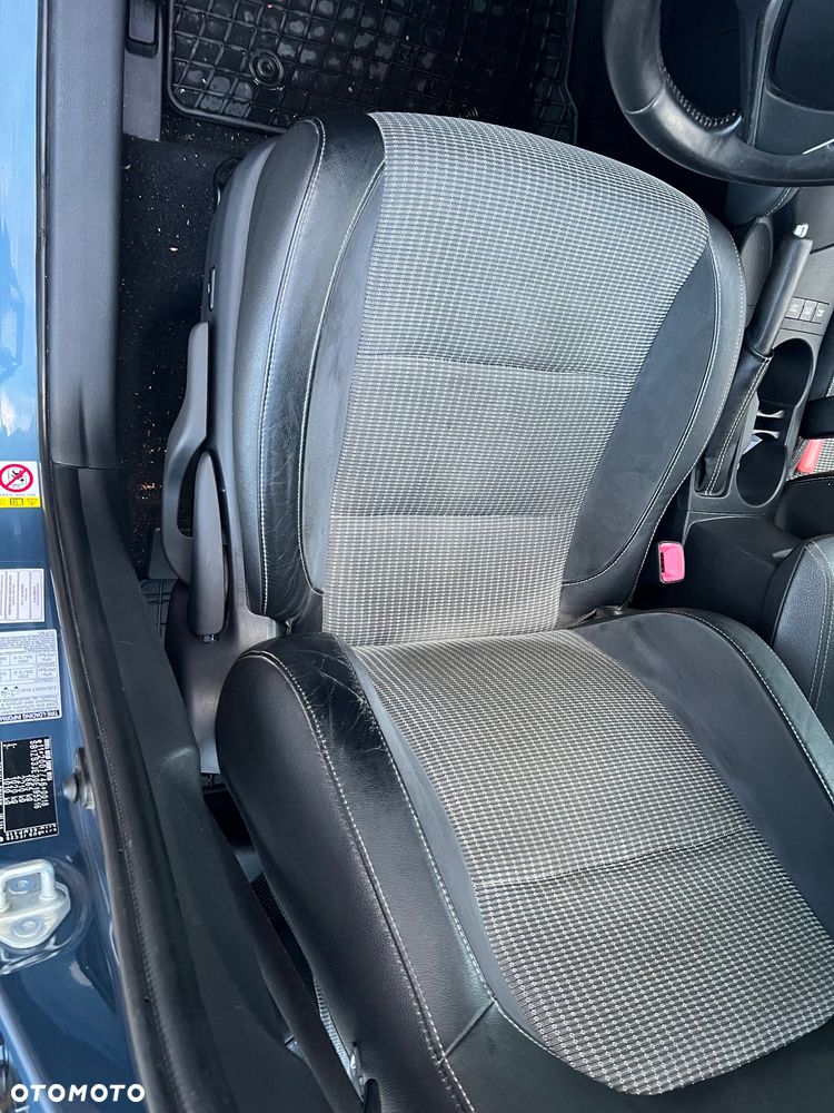 Toyota Auris - 23